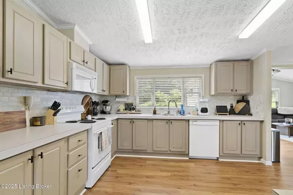 100 Thunderbird Rd, Ghent, KY 41045