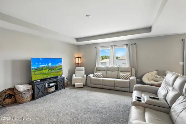 2142 Penny Ln, Hebron, KY 41048