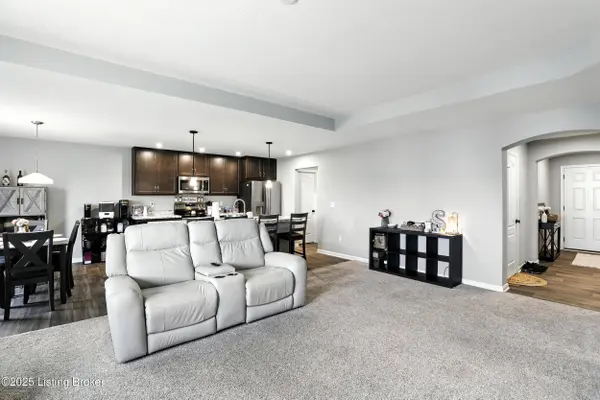 2142 Penny Ln, Hebron, KY 41048