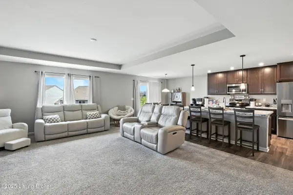 2142 Penny Ln, Hebron, KY 41048