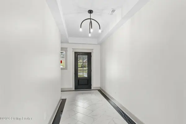2 Valleywood Ct, Carrollton, KY 41008