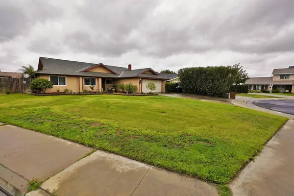 465 Mike CT, Lemoore, CA 93245