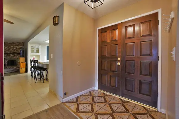 465 Mike CT, Lemoore, CA 93245