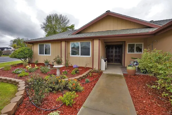 465 Mike Court, Lemoore, CA 93245