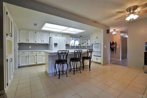 465 Mike Court, Lemoore, CA 93245