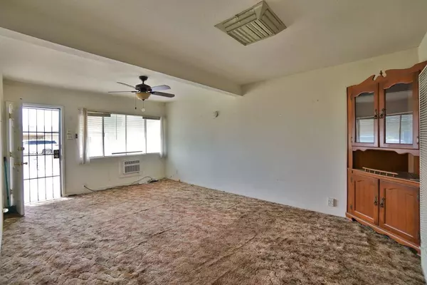 1240 Washington ST, Hanford, CA 93230