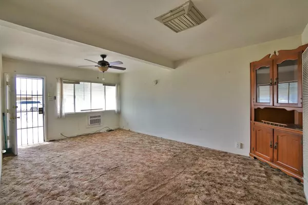 1240 Washington Street, Hanford, CA 93230