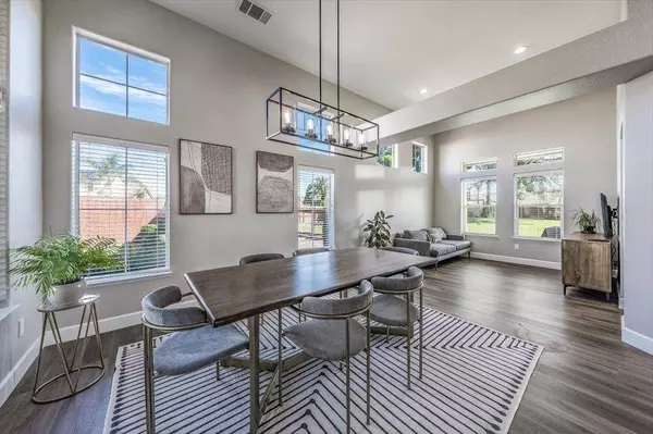 449 Camden CT, Lemoore, CA 93245