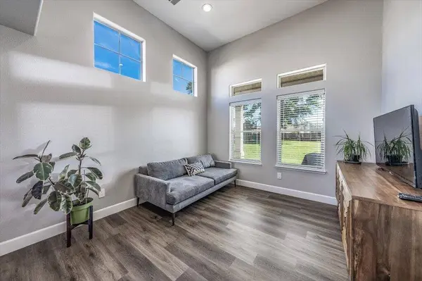 449 Camden Court, Lemoore, CA 93245