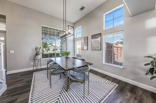 449 Camden CT, Lemoore, CA 93245