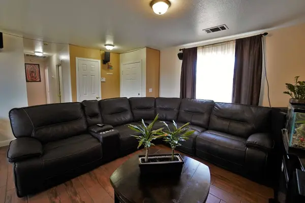 690 Dogwood AVE, Tulare, CA 93274