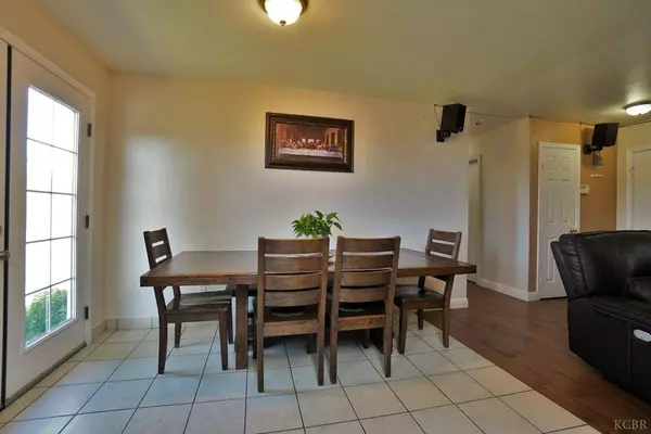690 Dogwood Avenue, Tulare, CA 93274