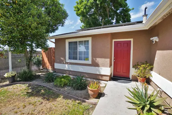 690 Dogwood AVE, Tulare, CA 93274