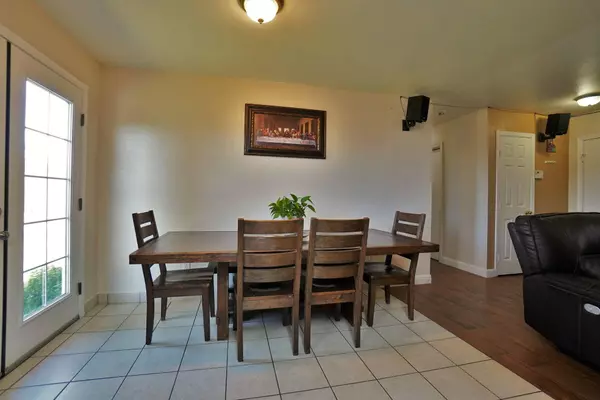 690 Dogwood Avenue, Tulare, CA 93274