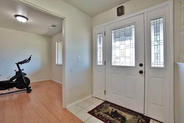 1556 N Lemoore Avenue, Lemoore, CA 93245