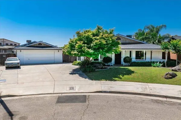 1995 E Valley Forge AVE, Tulare, CA 93274