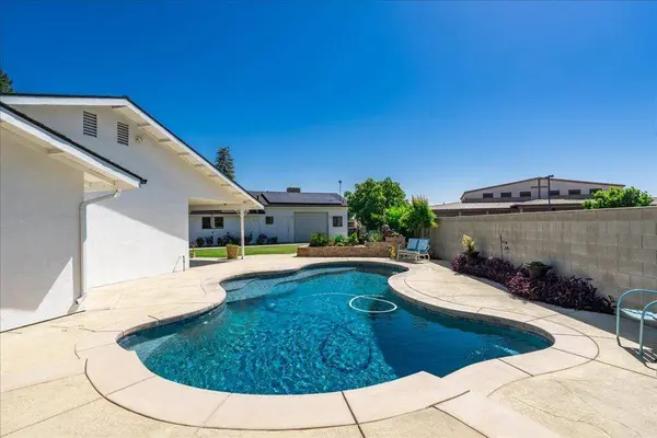 1995 E Valley Forge Avenue, Tulare, CA 93274