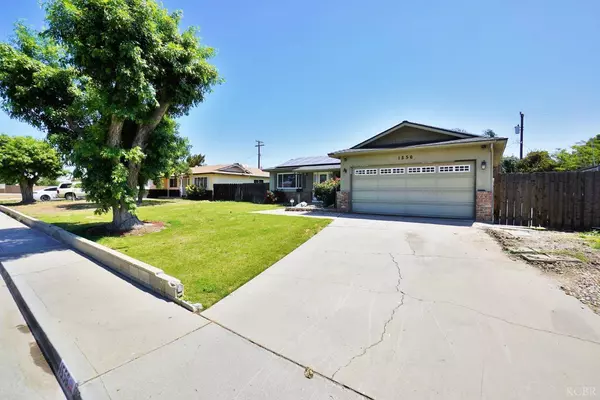 1556 N Lemoore Avenue N, Lemoore, CA 93245