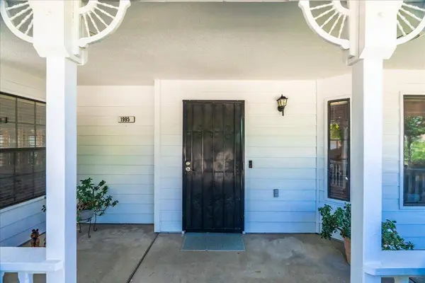 1995 E Valley Forge Avenue, Tulare, CA 93274