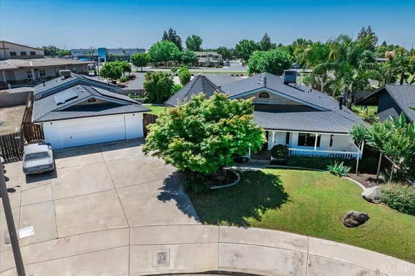 1995 E Valley Forge Avenue E, Tulare, CA 93274