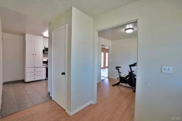 1556 N Lemoore Avenue N, Lemoore, CA 93245