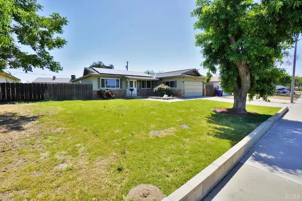 1556 N Lemoore Avenue N, Lemoore, CA 93245