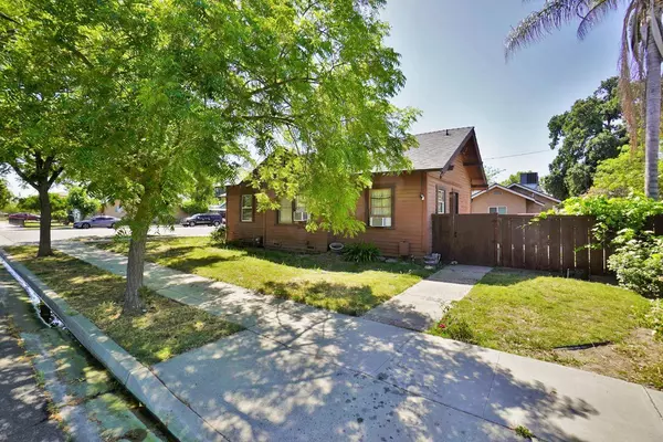 145 Martin ST, Lemoore, CA 93245