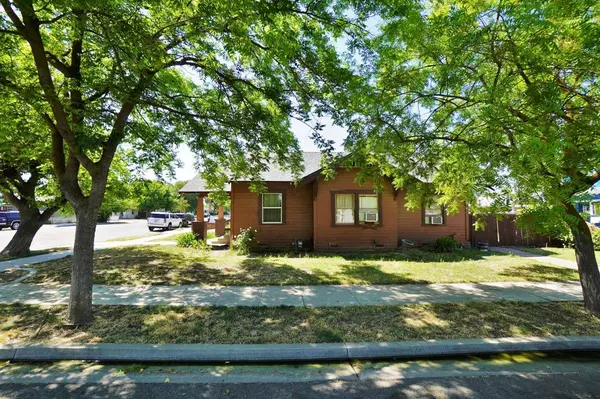 145 Martin ST, Lemoore, CA 93245