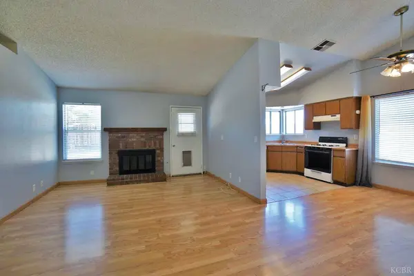 1355 Pine Drive, Lemoore, CA 93245