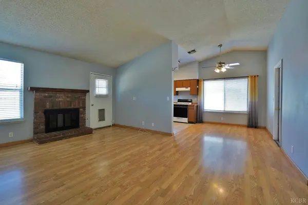 1355 Pine Drive, Lemoore, CA 93245