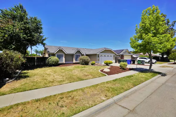 1355 Pine Drive, Lemoore, CA 93245