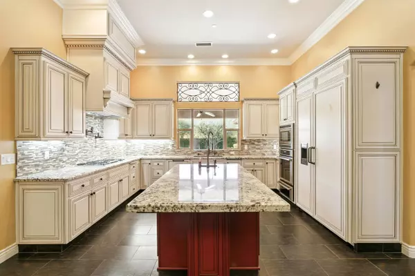 13611 Francisco Drive, Hanford, CA 93230