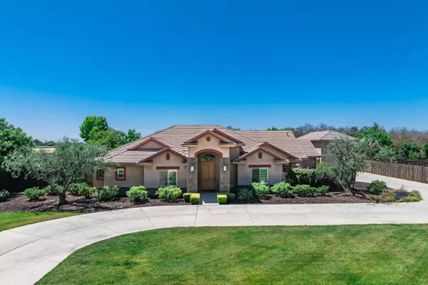 13611 Francisco Drive, Hanford, CA 93230