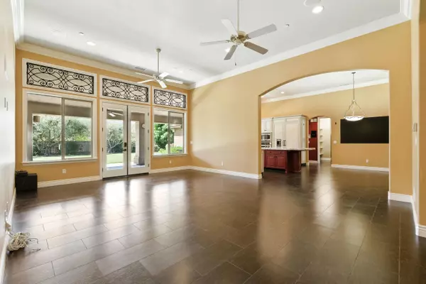 13611 Francisco Drive, Hanford, CA 93230