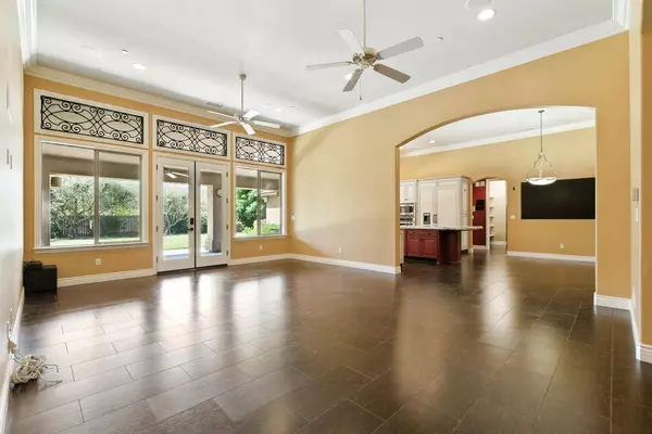 13611 Francisco DR, Hanford, CA 93230