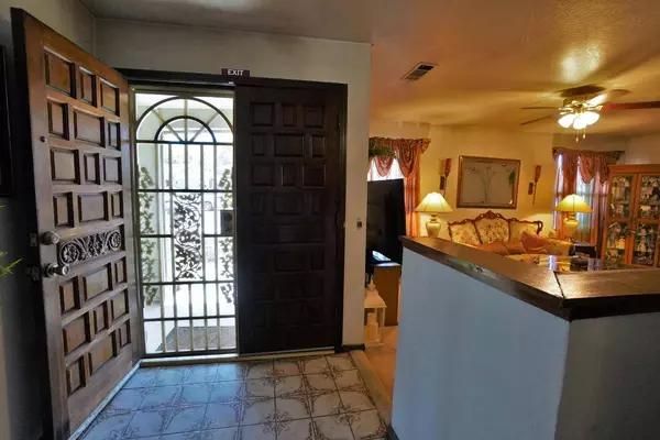 1200 Oxford WAY, Hanford, CA 93230