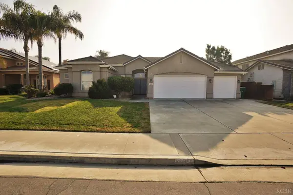 845 E Redwood Circle E, Hanford, CA 93230