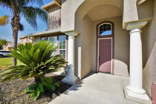 1095 Paradise Drive, Lemoore, CA 93245