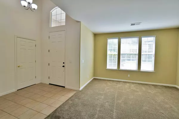 1095 Paradise Drive, Lemoore, CA 93245