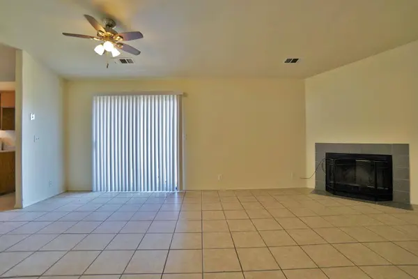 1033 Kimball CT, Hanford, CA 93230