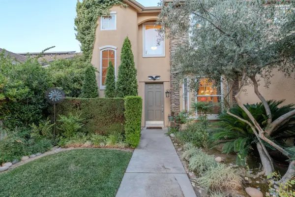 5882 N Phoenix Avenue, Fresno, CA 93723