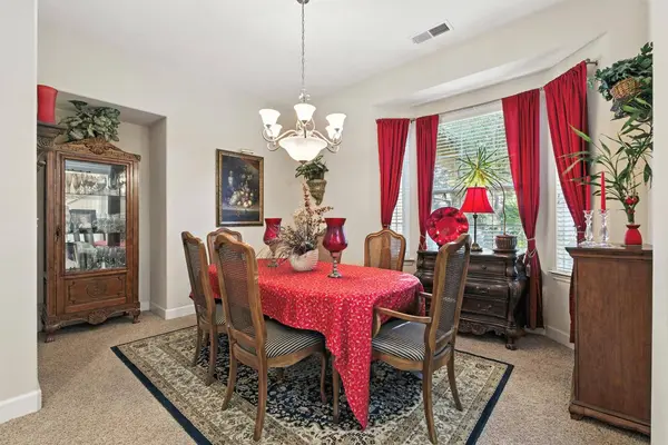 5882 N Phoenix AVE, Fresno, CA 93723