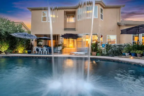 5882 N Phoenix AVE, Fresno, CA 93723