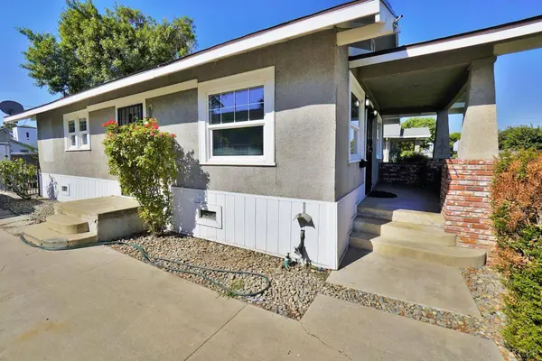 433 W Florinda Street W, Hanford, CA 93230