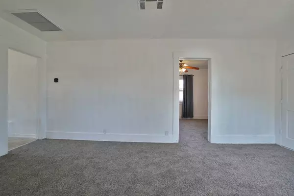 433 W Florinda Street, Hanford, CA 93230