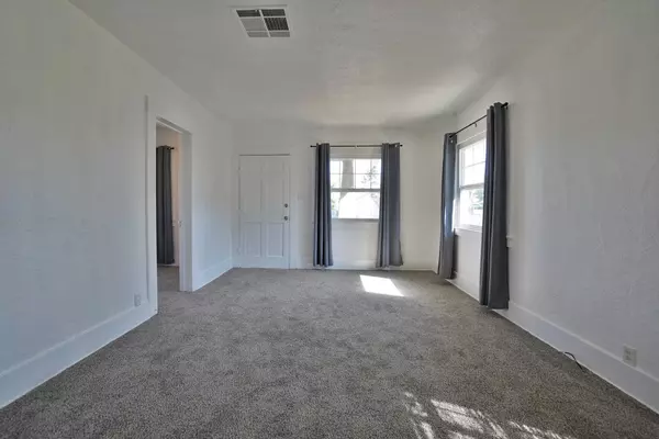 433 W Florinda Street, Hanford, CA 93230