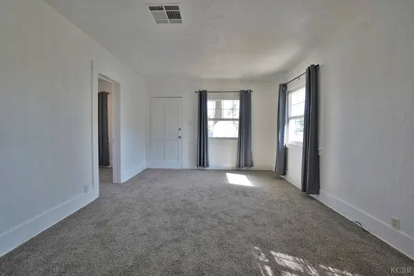 433 W Florinda Street W, Hanford, CA 93230