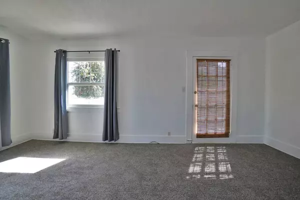 433 W Florinda Street, Hanford, CA 93230