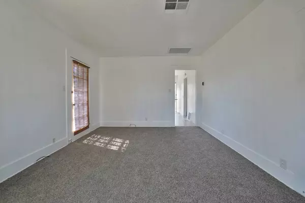 433 W Florinda Street, Hanford, CA 93230