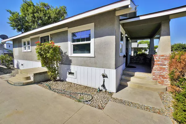 433 W Florinda Street, Hanford, CA 93230